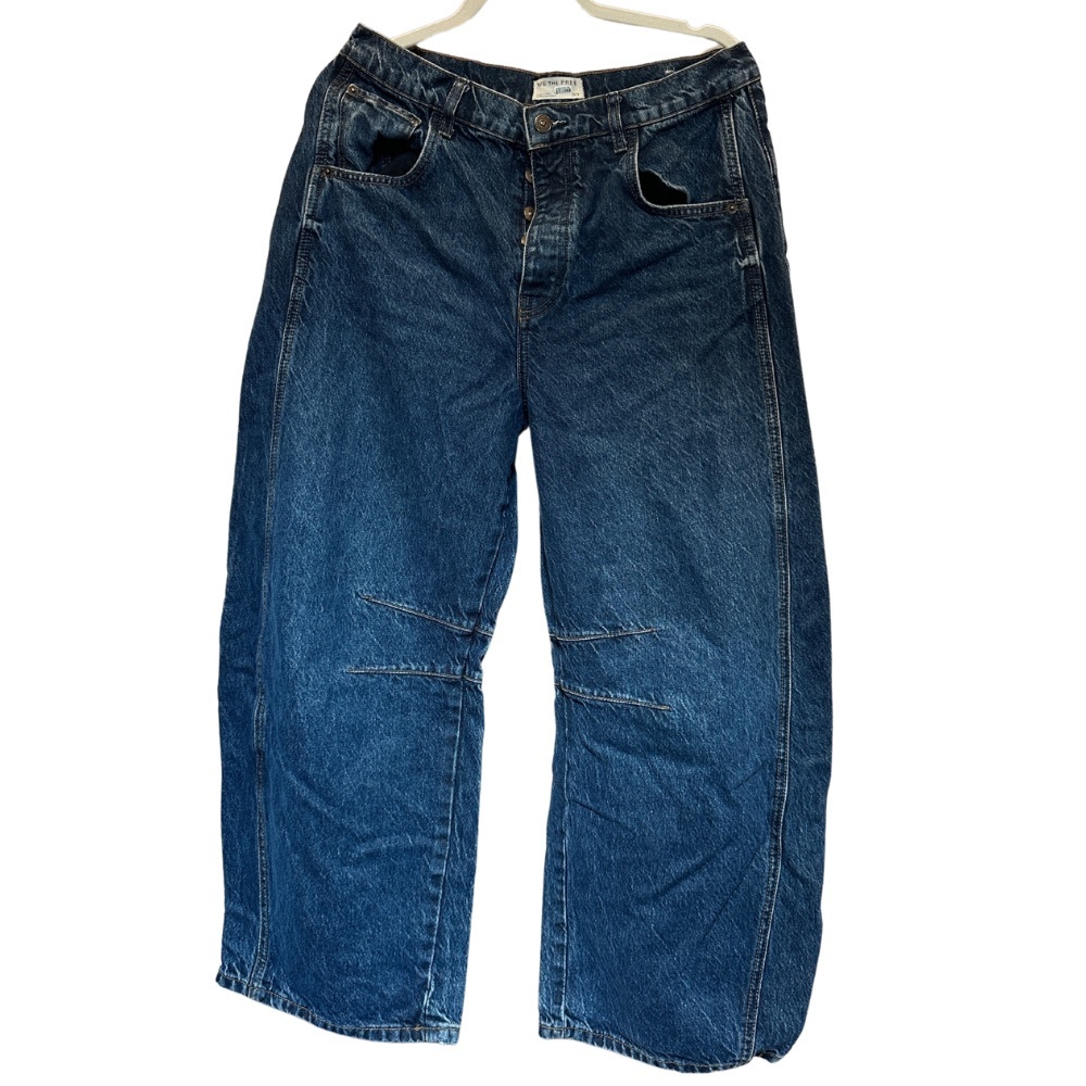 Free People We The Free Good Luck Barrel Jeans – Medium Blue – Size 30
